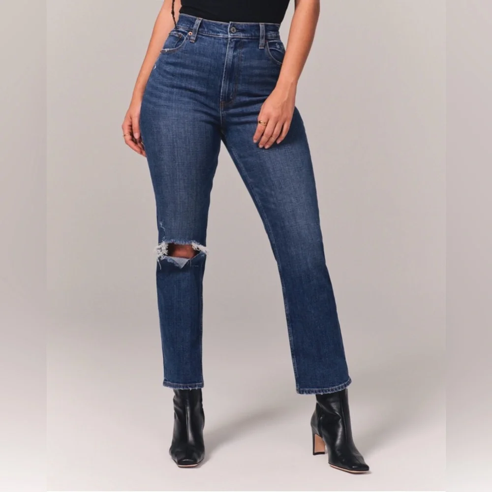 Abercrombie & Fitch | Curve Love Ultra High Rise Ankle Straight Jean | Size 27/4 - Picture 2 of 8